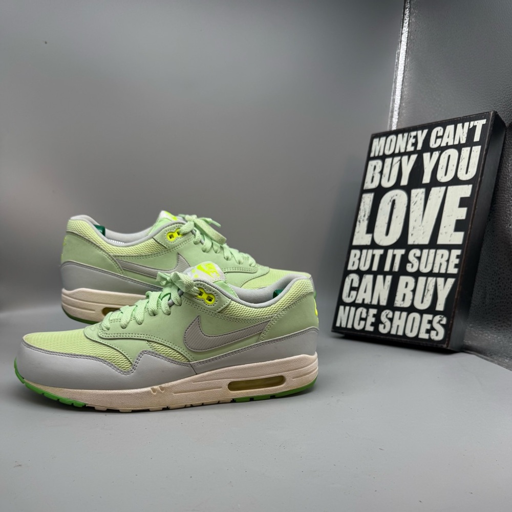 Nike Air Max 537383-301 Vapor Green/Grey/White Mens Size 10 Walking Running Shoe